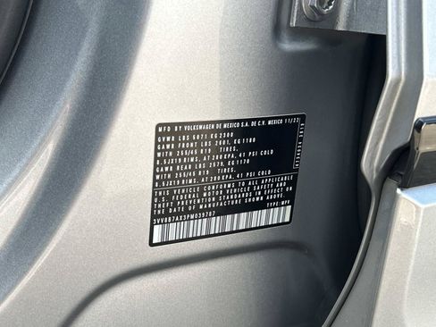 Certified 2023 Volkswagen Tiguan SE R-Line AWD/4WD image 10