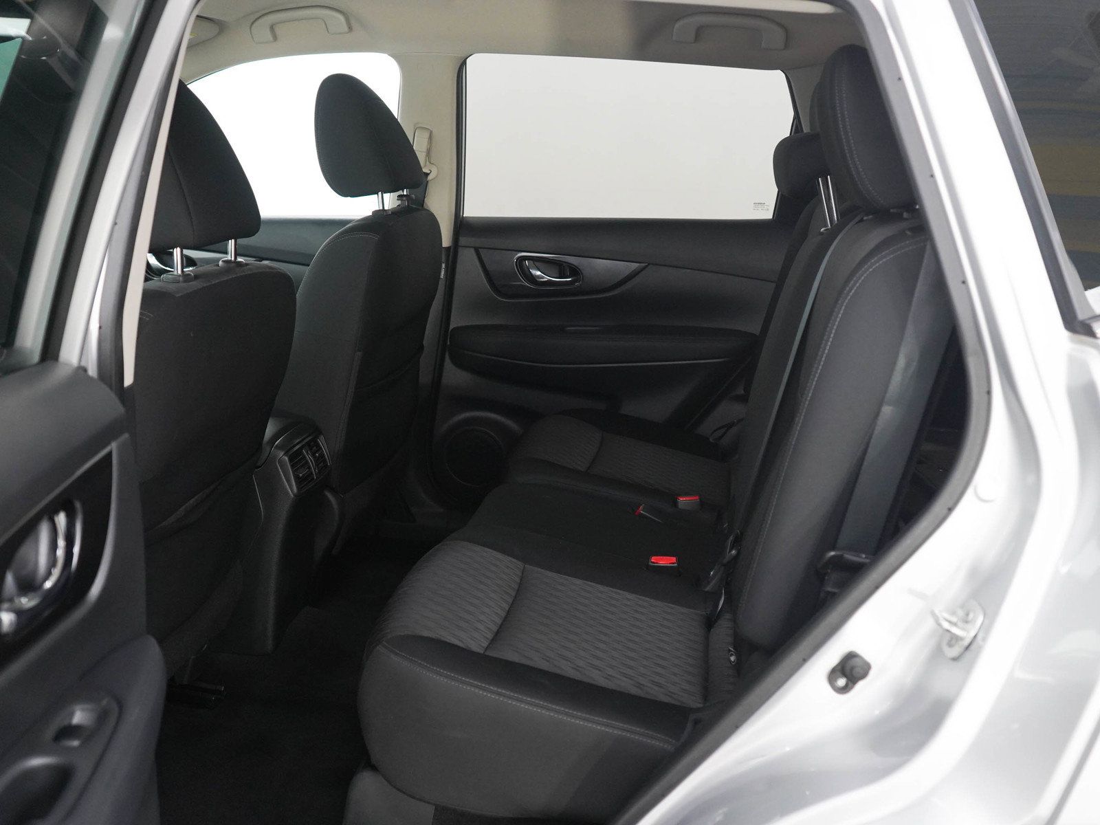 Used 2018 Nissan Rogue S AWD/4WD image 18
