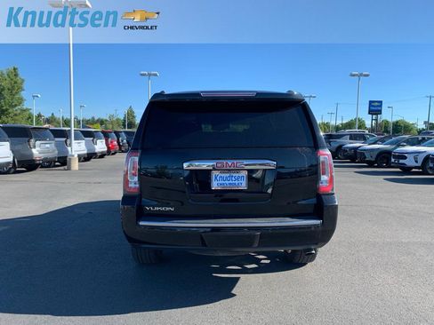 Used 2017 GMC Yukon Denali w/ Open Road Package AWD/4WD image 6