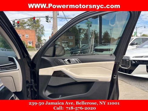 Used 2019 BMW X7 xDrive50i w/ Premium Package image 11