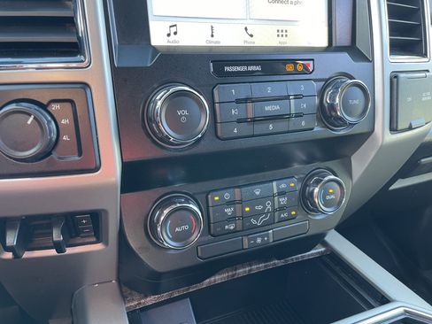 Used 2019 Ford F250 Lariat image 27