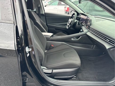 Used 2023 Hyundai Elantra SEL w/ Convenience Package FWD image 23