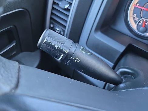 Used 2018 RAM 2500 Tradesman w/ Chrome Appearance Group image 47