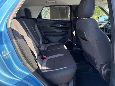 Used 2025 Chevrolet TrailBlazer LT AWD/4WD image 30