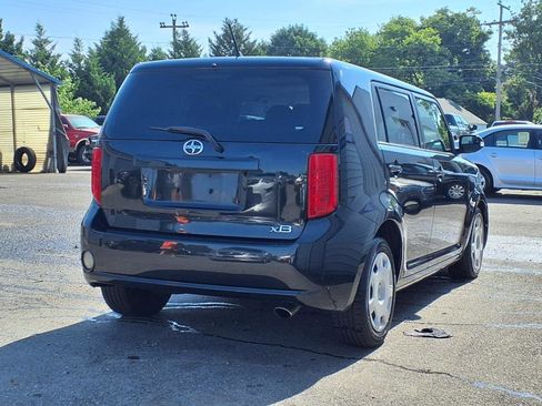 Used 2010 Scion xB image 4