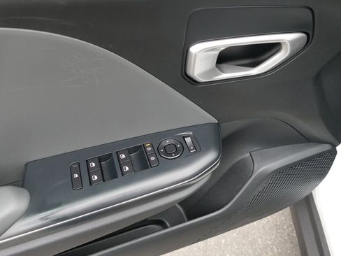 Used 2025 Kia K4 FWD image 15