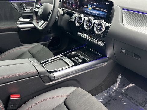 Certified 2025 Mercedes-Benz GLA 250 4MATIC image 16