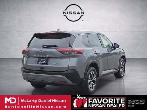 Used 2023 Nissan Rogue SV AWD/4WD image 5