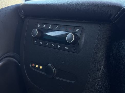 Used 2013 Chevrolet Suburban LTZ image 45