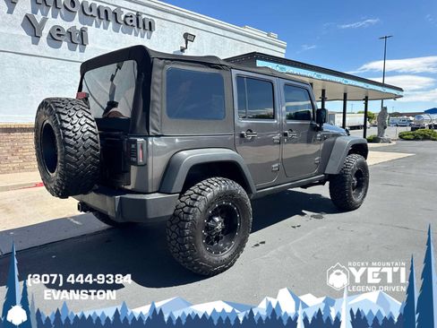 Used 2014 Jeep Wrangler Unlimited Rubicon AWD/4WD image 3