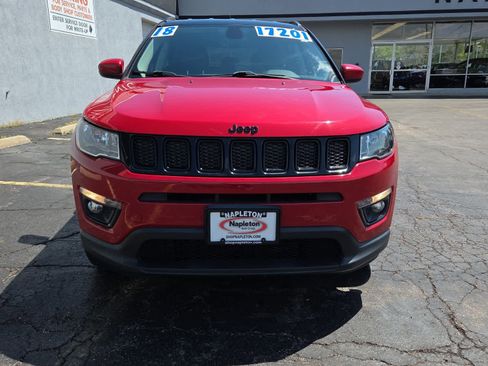 Used 2018 Jeep Compass Latitude w/ Popular Equipment Group AWD/4WD image 2