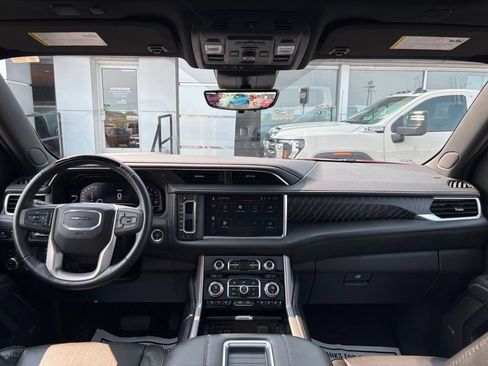 Used 2024 GMC Yukon XL Denali w/ Advanced Technology Package AWD/4WD image 24