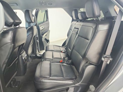 Used 2023 Ford Explorer Limited image 34