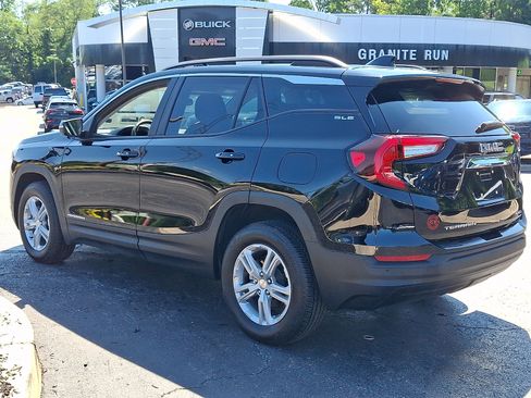 Used 2023 GMC Terrain SLE w/ Driver Convenience Package AWD/4WD image 4