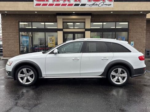 Used 2016 Audi A4 Premium Plus w/ Technology Package image 2