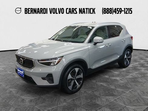 Certified 2024 Volvo XC40 B5 Plus w/ Climate Package AWD/4WD image 1
