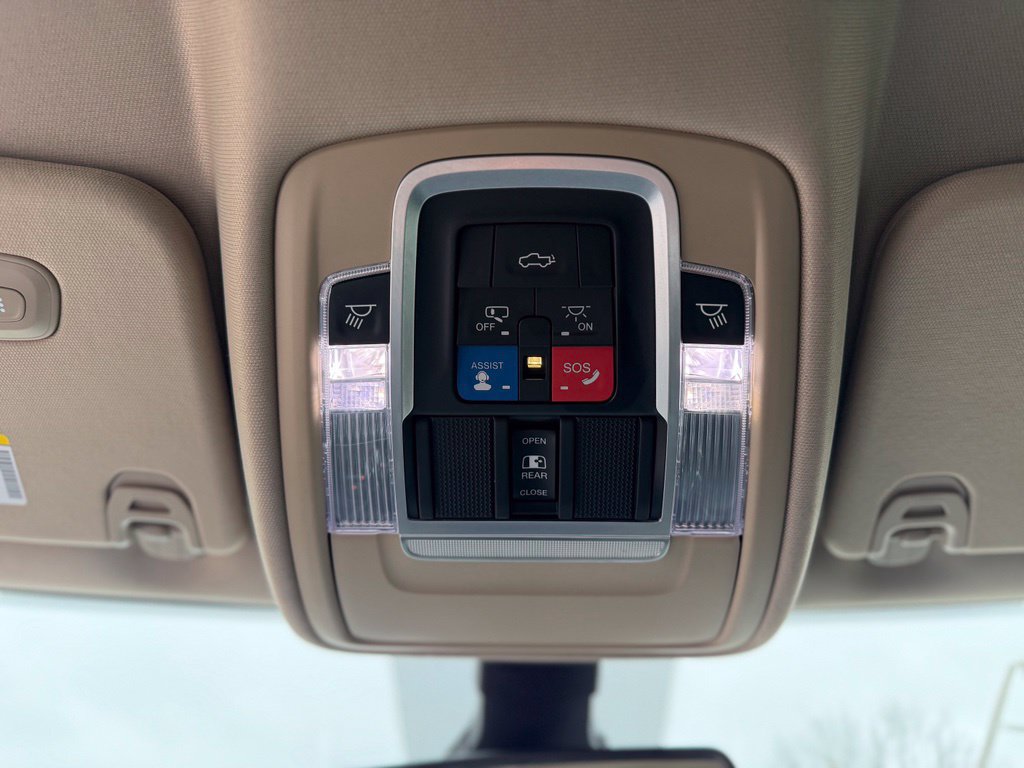Used 2019 RAM 1500 Laramie AWD/4WD image 32