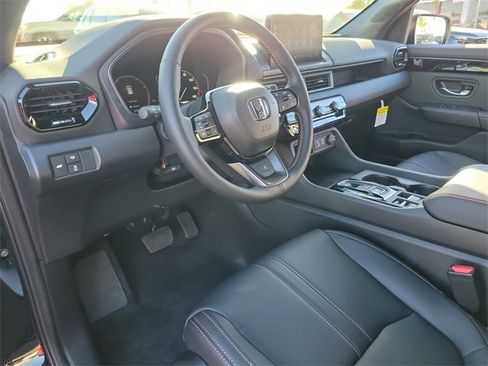 Certified 2025 Honda Pilot TrailSport image 19
