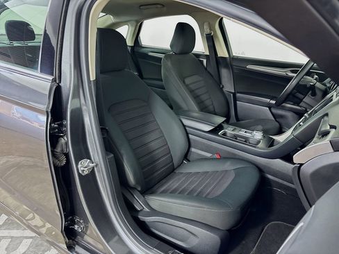 Used 2020 Ford Fusion SE FWD image 26