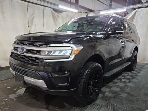 Used 2024 Ford Expedition XLT RWD image 1