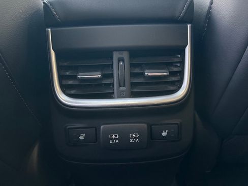 Used 2020 Subaru Outback Limited image 21