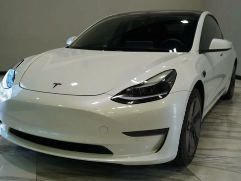 Used 2021 Tesla Model 3 Standard Range Plus RWD image 1