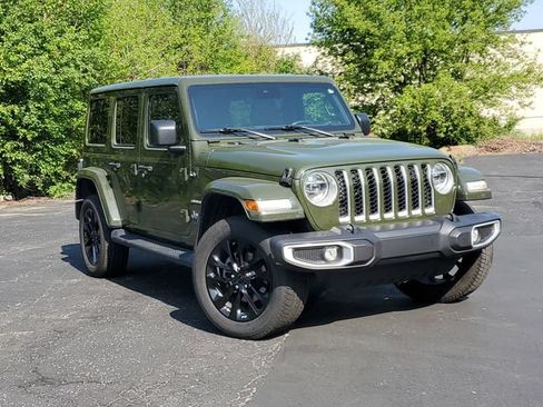 Used 2021 Jeep Wrangler Unlimited Sahara w/ Cold Weather Group AWD/4WD image 35