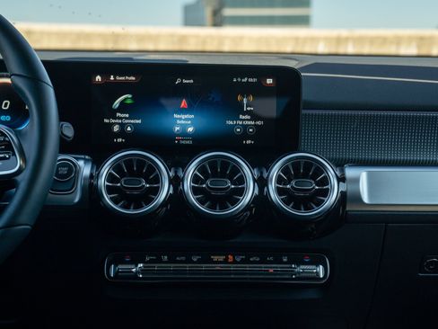 Certified 2023 Mercedes-Benz EQB 300 4MATIC image 20