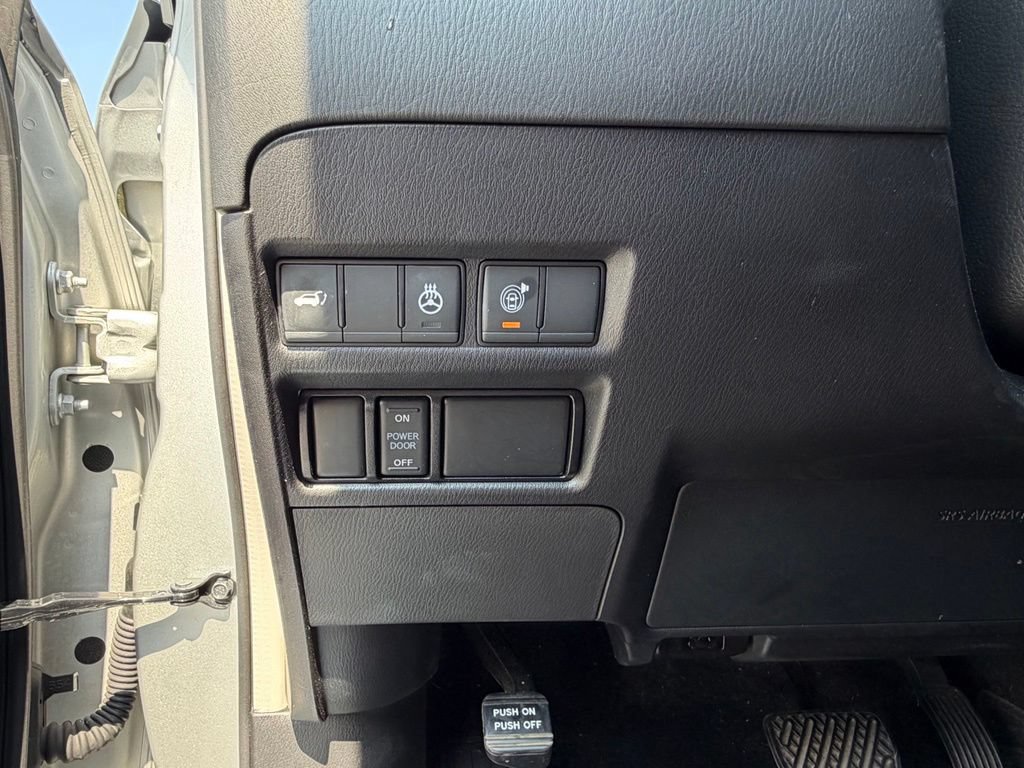 Used 2023 Nissan Armada SL w/ Captain's Chairs Package RWD image 15
