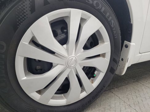 Used 2024 Nissan Versa S w/ Trunk Package image 31