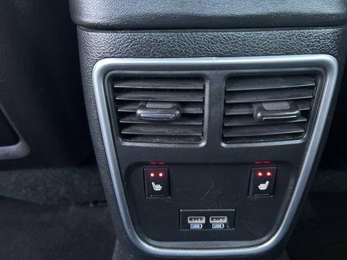 Used 2020 Dodge Charger SXT w/ Leather Interior Group RWD image 18