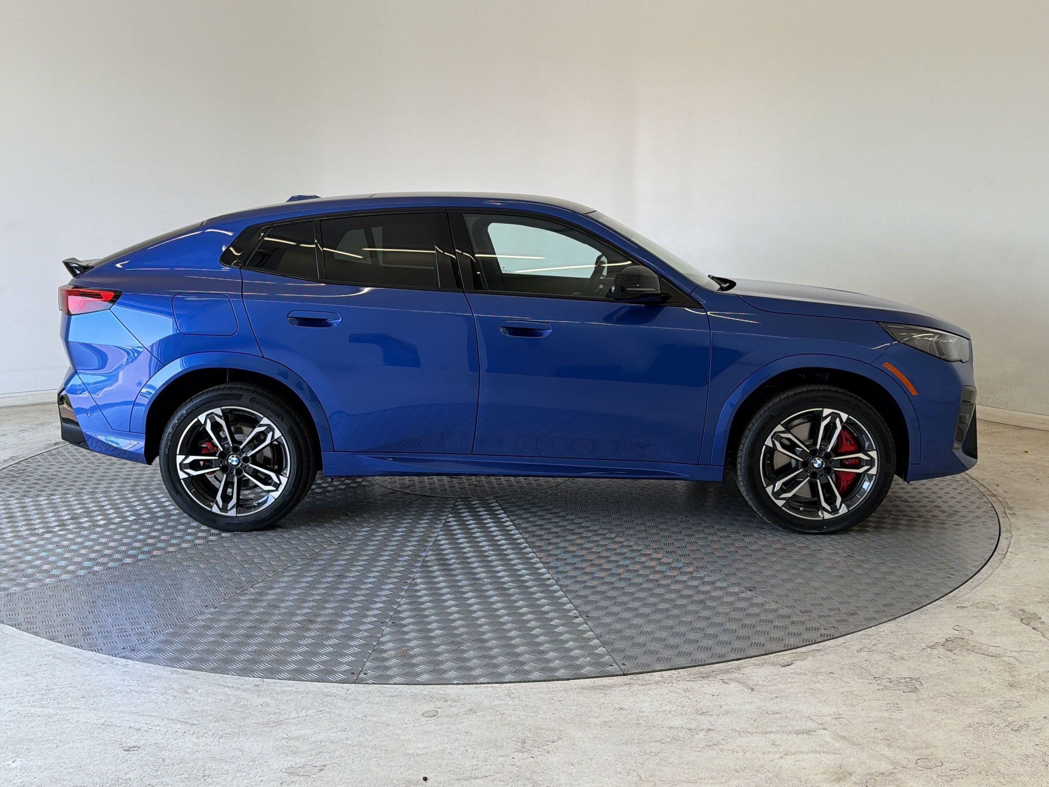 New 2026 BMW X2 xDrive28i w/ Technology Package AWD/4WD image 8