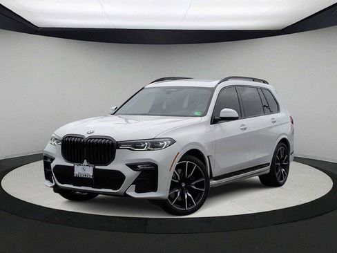 Certified 2022 BMW X7 xDrive40i w/ M Sport Package image 1
