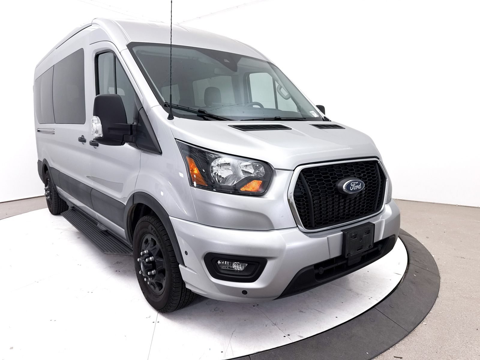 Used 2024 Ford Transit 350 XLT AWD/4WD image 9