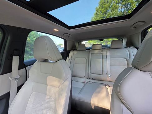 Used 2023 Nissan Ariya FWD image 27