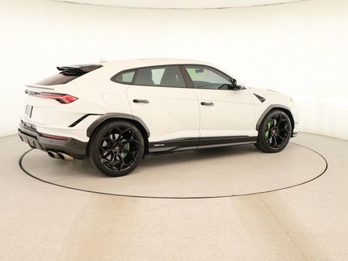 Used 2023 Lamborghini Urus Performante AWD/4WD image 7