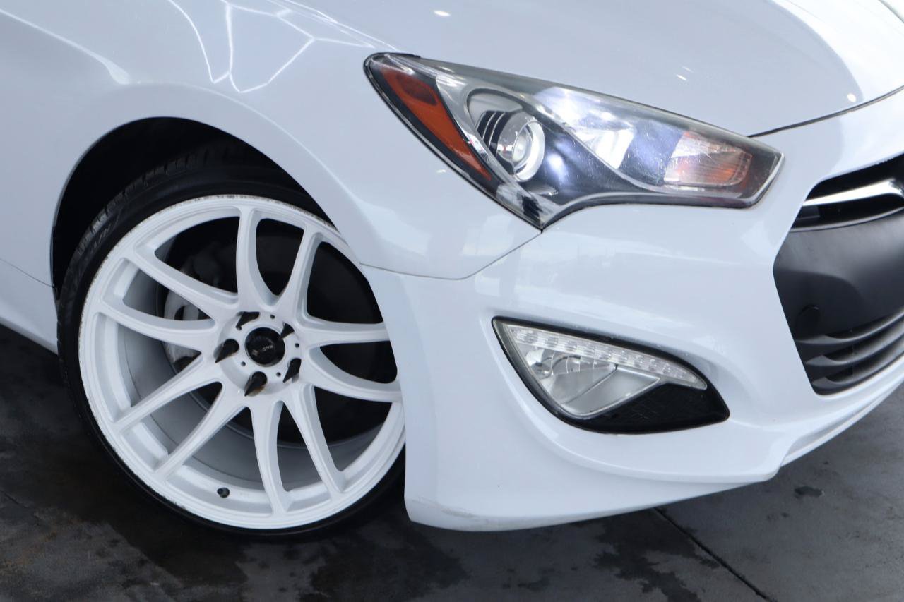 Used 2014 Hyundai Genesis 2.0T RWD image 4