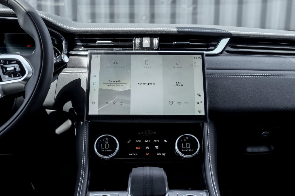 New 2026 Jaguar F-PACE R-Dynamic S AWD/4WD image 18