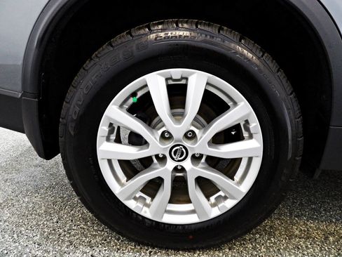 Used 2018 Nissan Rogue SV AWD/4WD image 21