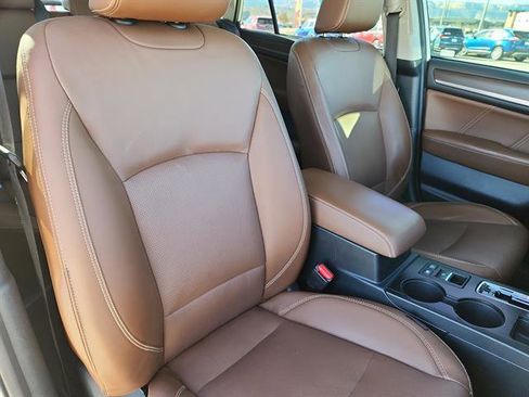 Used 2018 Subaru Outback 3.6R Touring w/ Popular Package #3 image 13