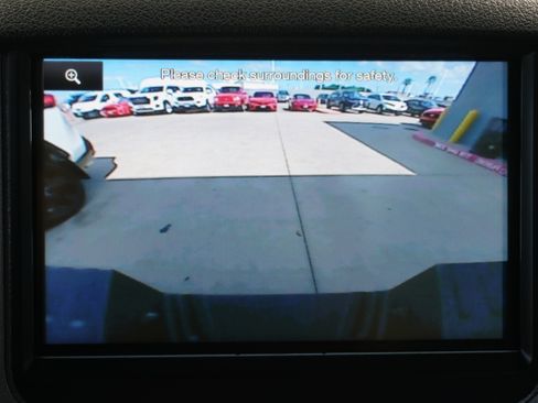 Used 2016 Ford F250 Platinum w/ FX4 Off-Road Package image 22