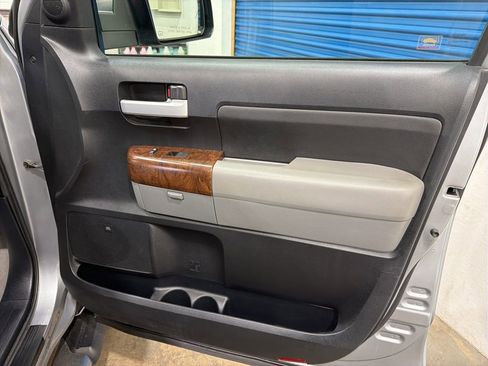 Used 2011 Toyota Tundra Limited w/ Memory Pkg AWD/4WD image 23