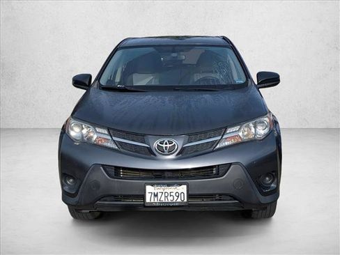 Used 2015 Toyota RAV4 LE image 2