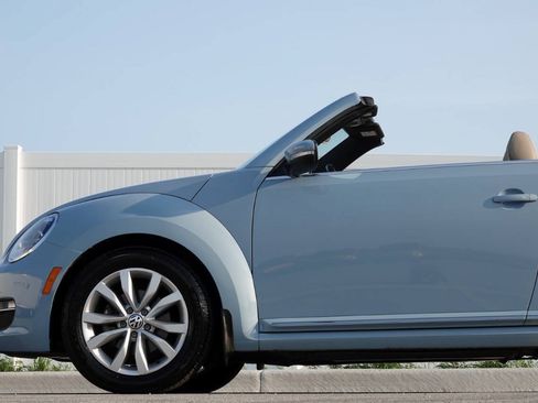 Used 2014 Volkswagen Beetle TDI FWD image 14