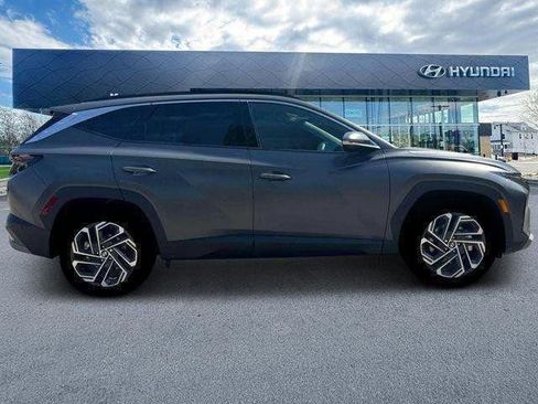 New 2025 Hyundai Tucson Limited FWD image 9