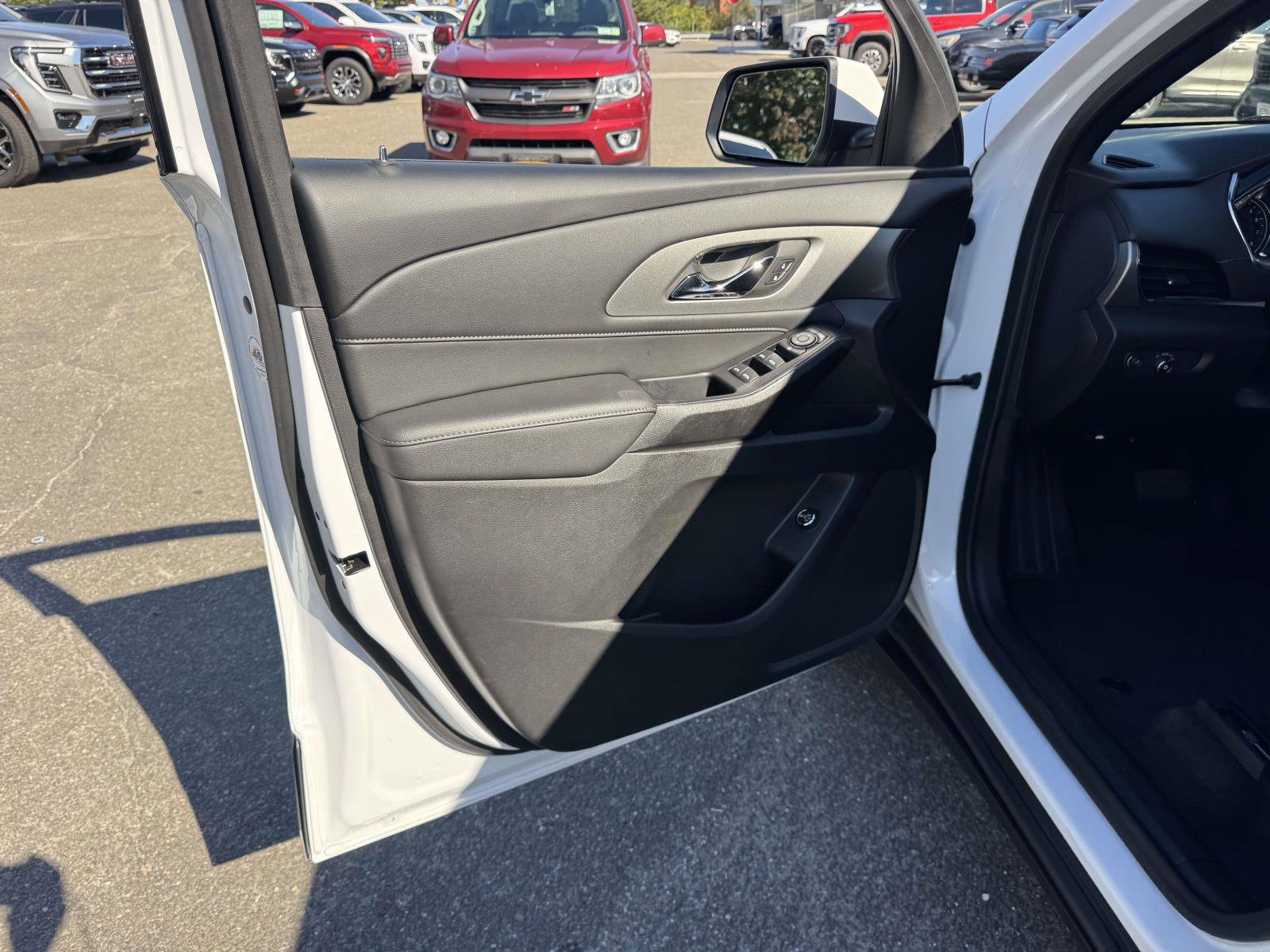 Used 2023 Chevrolet Traverse LT AWD/4WD image 20