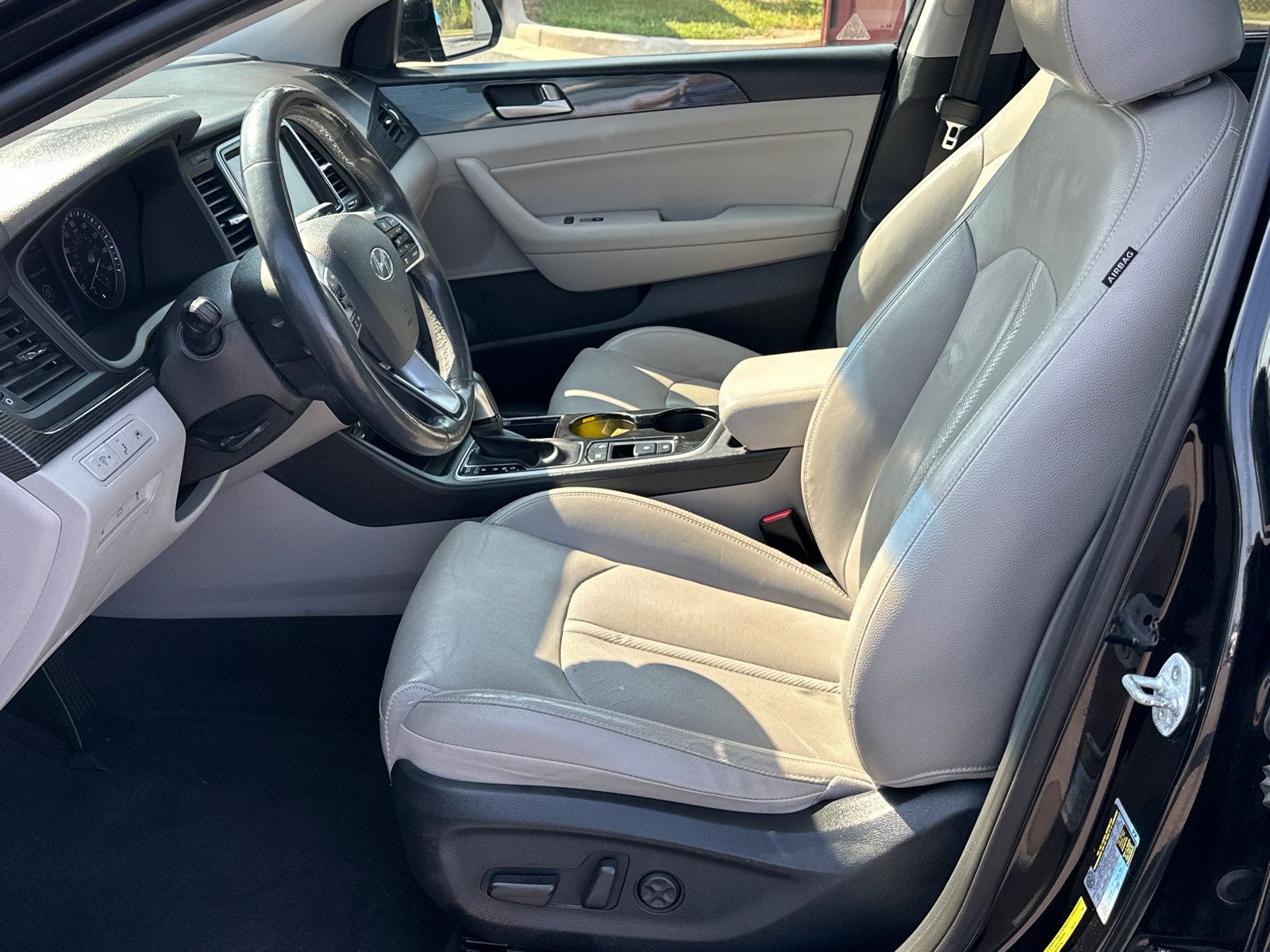 Used 2018 Hyundai Sonata Limited w/ Ultimate Package 02 FWD image 11