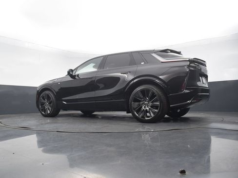 New 2026 Cadillac Lyriq Signature Sport w/ LPO, Floor Liner Package AWD/4WD image 49