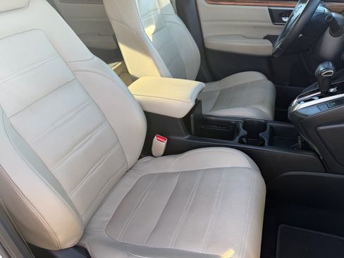 Used 2017 Honda CR-V Touring image 11