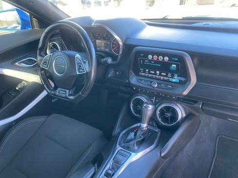 Used 2017 Chevrolet Camaro LT w/ Technology Package image 9